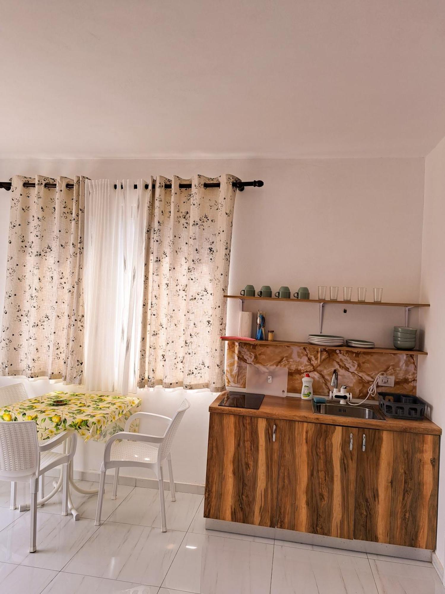 Troi Beach House Vlore Room photo
