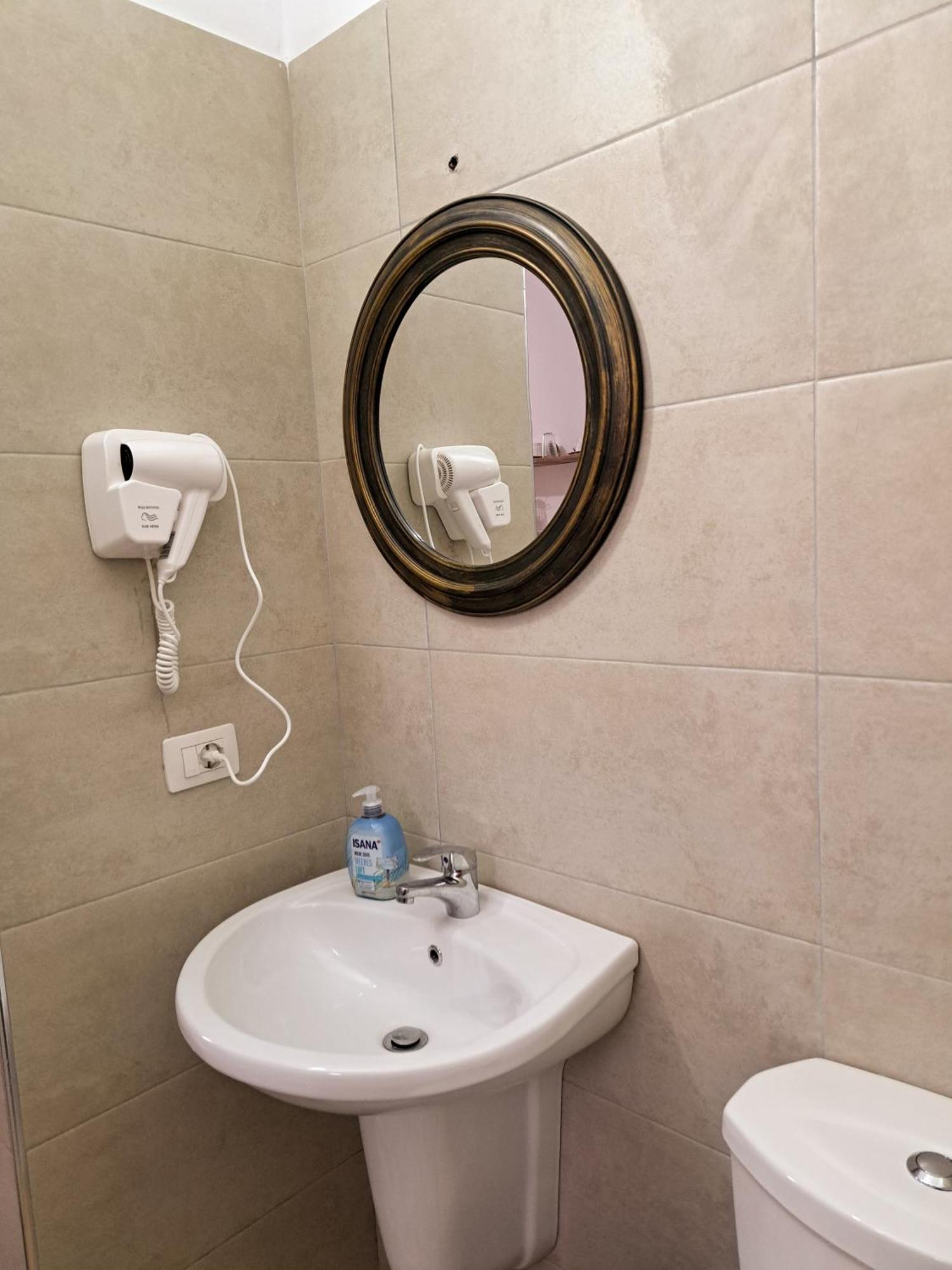 Troi Beach House Vlore Room photo